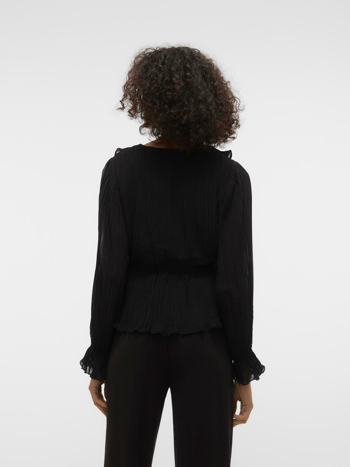 model_shot-back